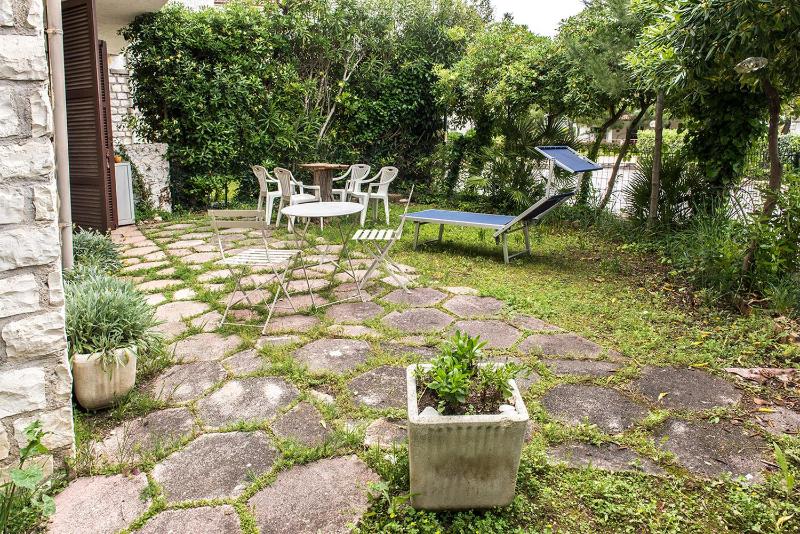 M297 - Marcelli trilocale con giardino a 100mt dal mare - image 8