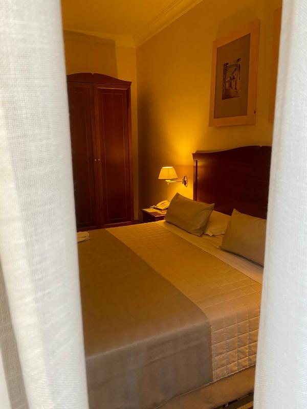 Junior Suite with Balcony image 1