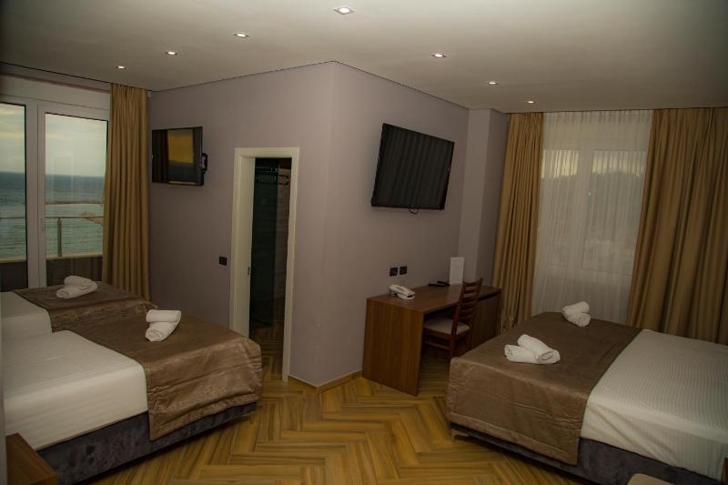 Suite with Sea View image 1
