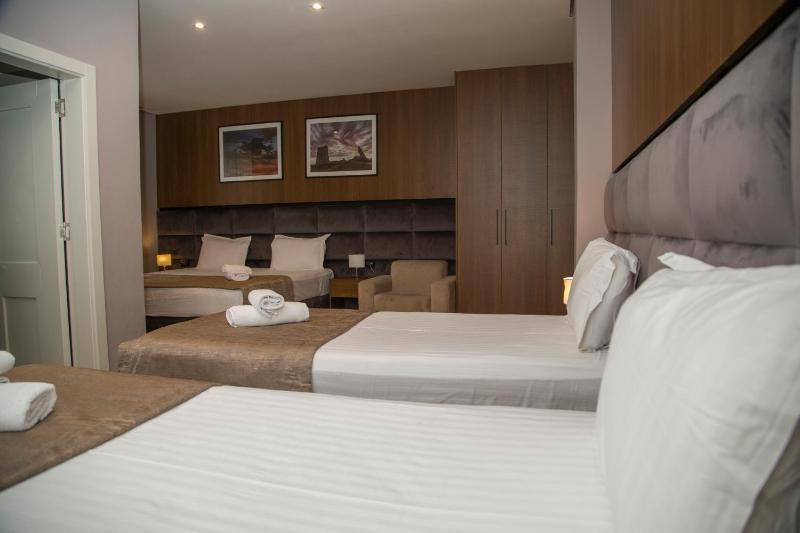 Suite with Sea View image 4