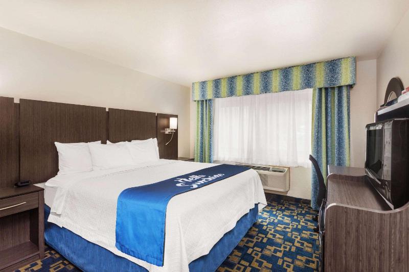 King Room - Accessible/Non-Smoking (No Pets Allowed) image 1