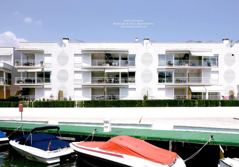A&A Brothers -Boutique Suites Apartments- - image 37
