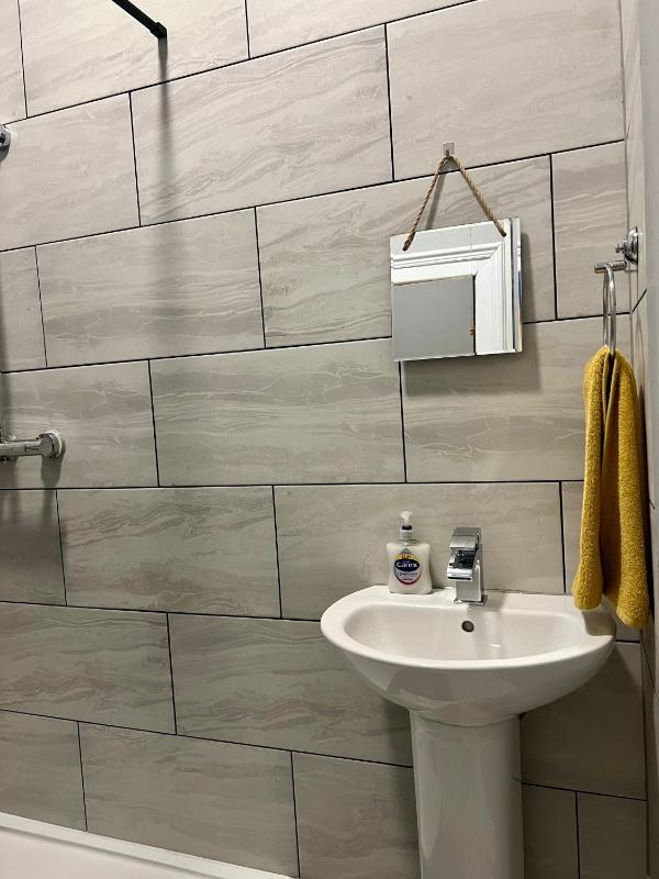 Single Room with Shared Bathroom (Room 8) image 2