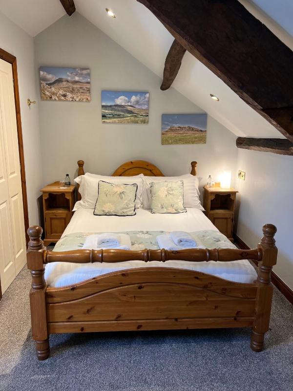 Double Room image 4