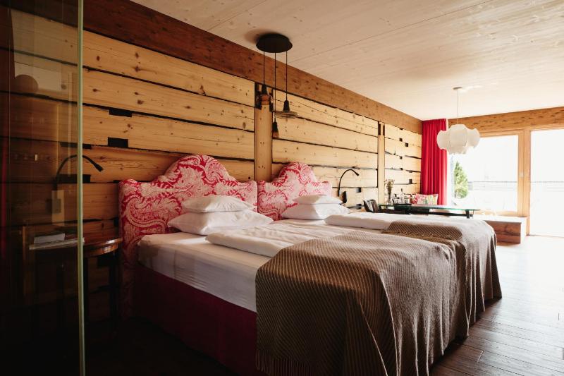 Loft Suite 3-7 image 1