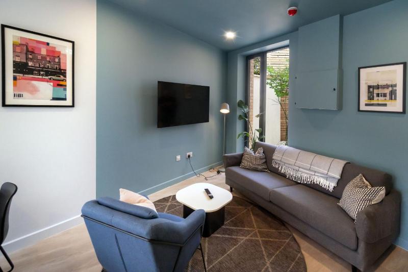 Double Room image 3