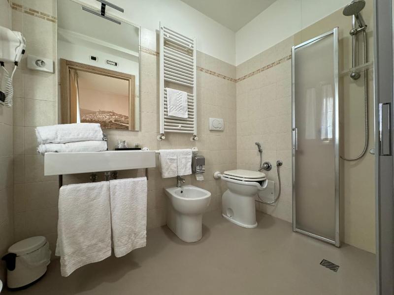 Double or Twin Room - Disability Access image 2