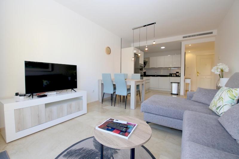 Estepona Port Luxury Apartment ORION - image 4
