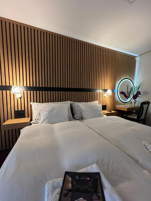 Double Room image 4