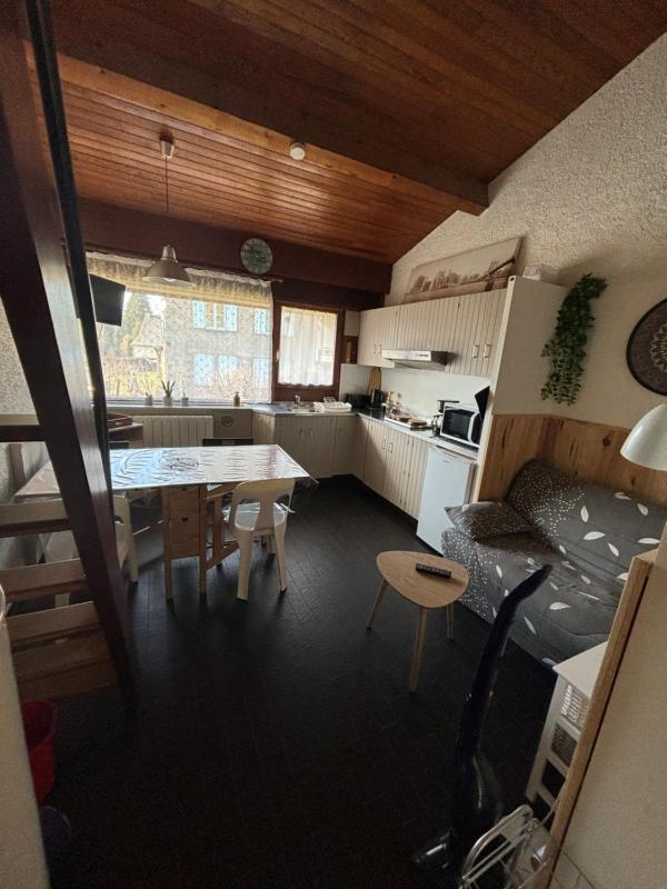 Duplex rénové dans résidence privé proche de toutes commodités place de parking inclu Images