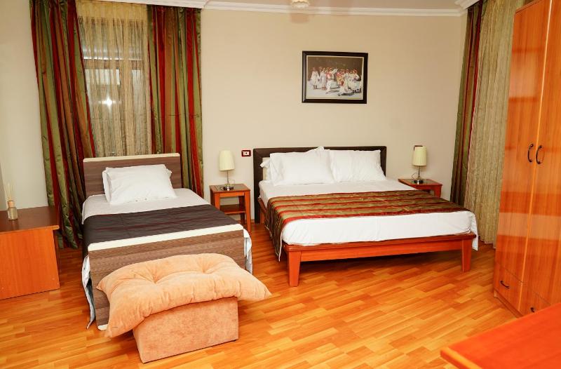 Triple Room with Sea View image 3