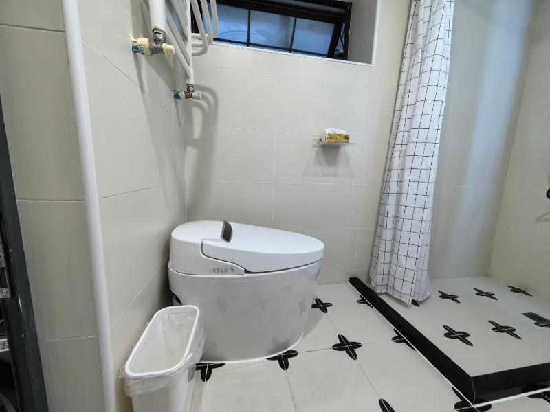 Shanghai Hills & ZINN City Loft Near Metro Line 1 Changshu Rd and Close to Tianzi Fang - image 2