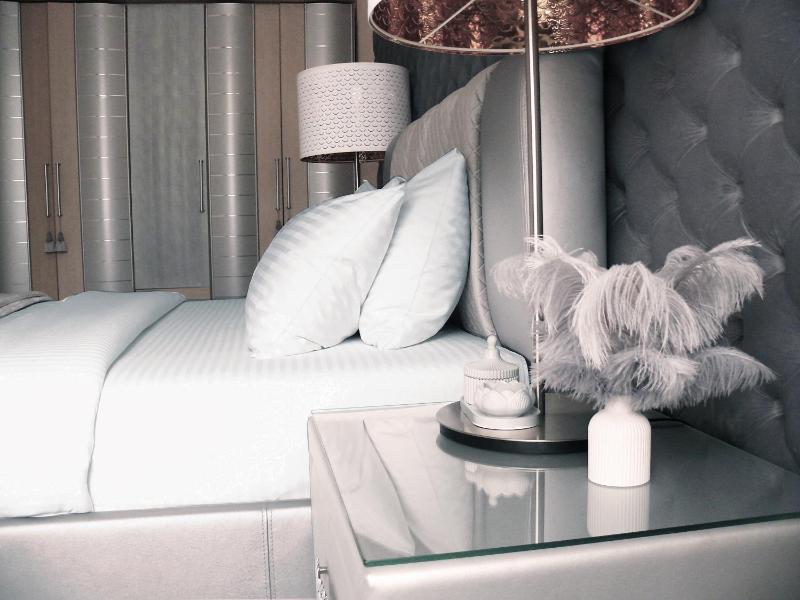 Deluxe Apartment image 2
