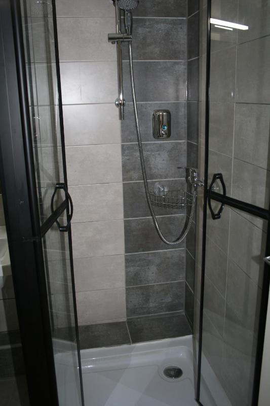 Superior Double Room with Balcony image 3