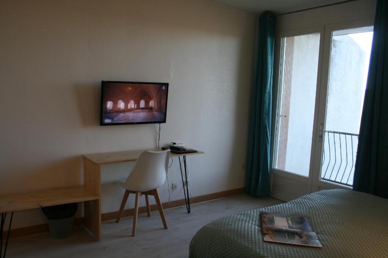 Superior Double Room with Balcony image 1