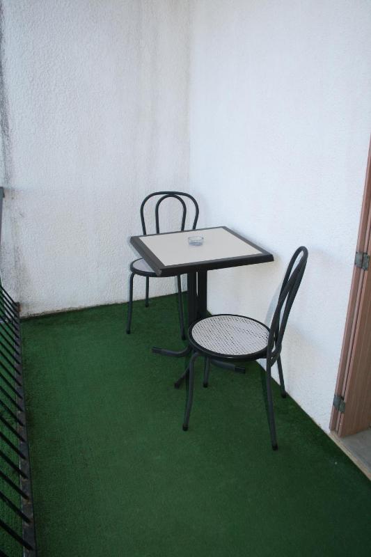 Family Suite with Balcony - two non connecting rooms image 3