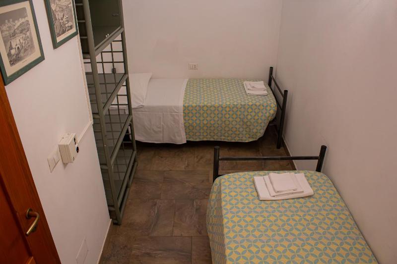 Studio (4 Adults) image 2