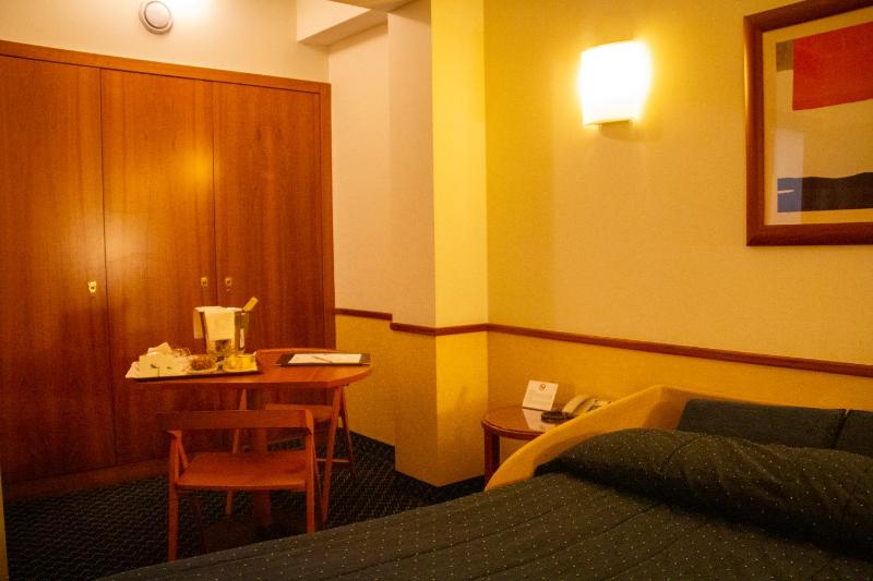 Junior Suite (4 Adults) image 2