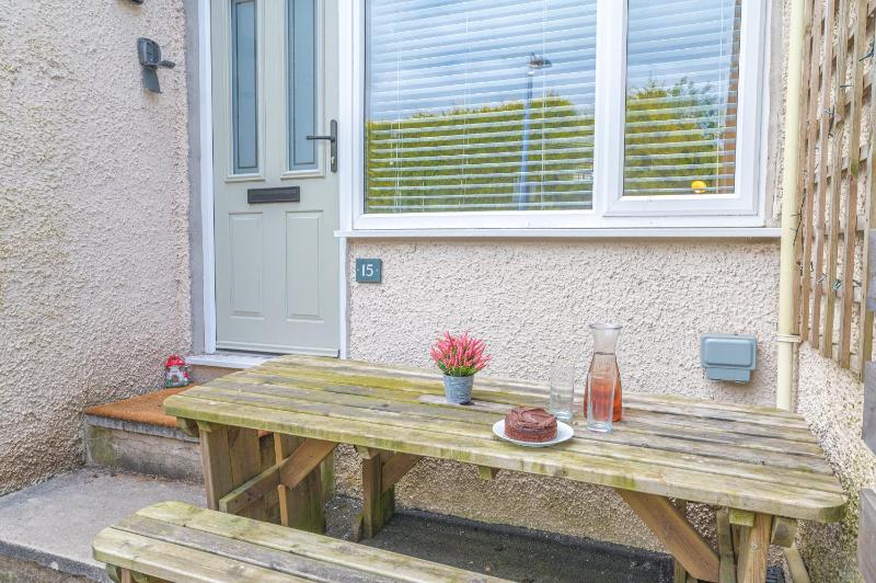 Couples getaway in central Windermere ground floor flat with parking - image 12