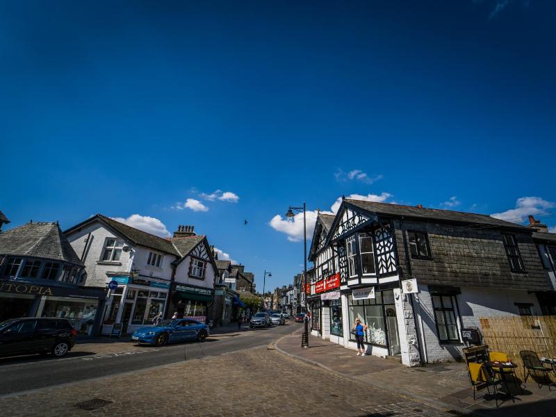 Couples getaway in central Windermere ground floor flat with parking - image 22