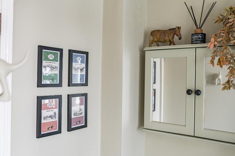 Couples getaway in central Windermere ground floor flat with parking - image 7