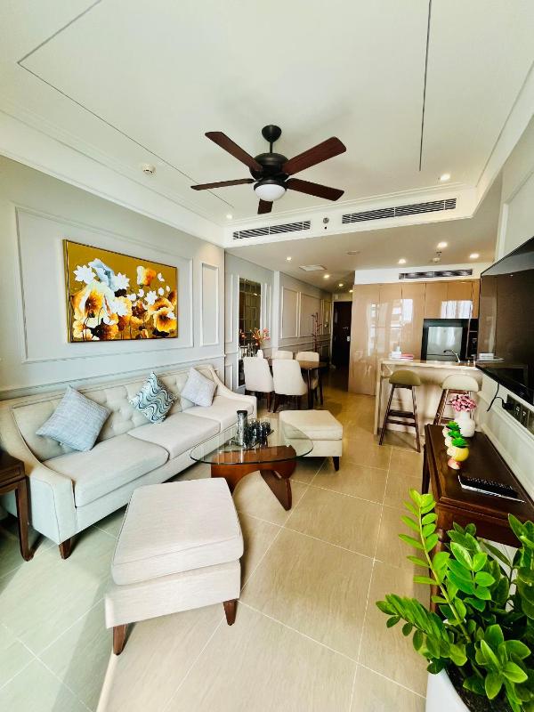 Luxury 2Bedroom Apartment with Ocean view 25th Floor - image 1