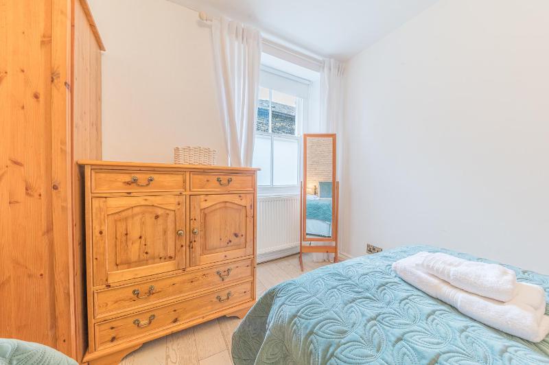 Enjoy relaxing family breaks in this central Ambleside apartment with parking - image 21