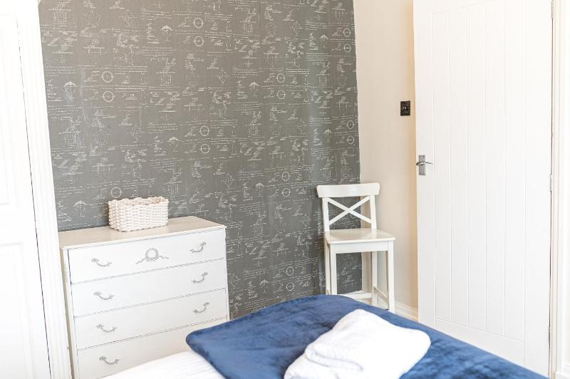 Enjoy relaxing family breaks in this central Ambleside apartment with parking - image 27