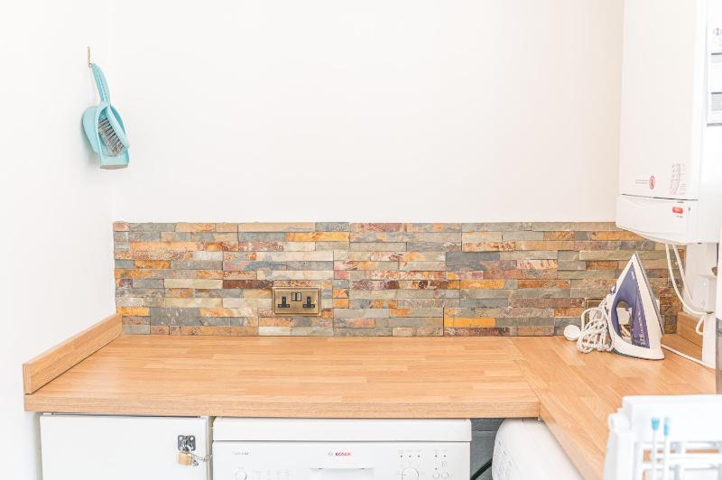 Enjoy relaxing family breaks in this central Ambleside apartment with parking - image 23