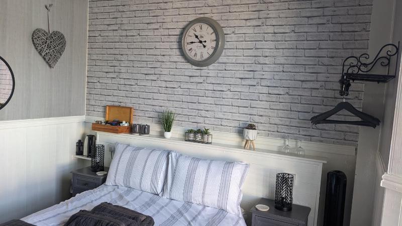 Superior Double Room image 2