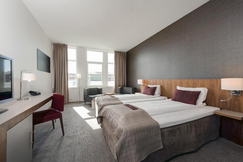 Superior Twin Room image 2