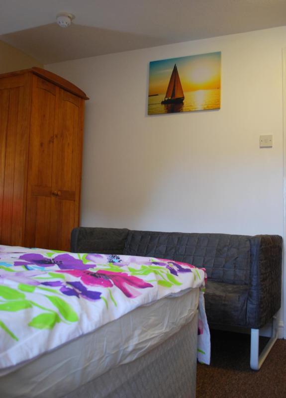 Double Room Ensuite image 3