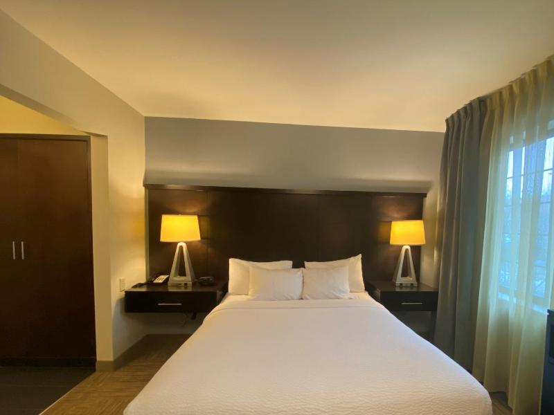 Two-Bedroom Suite image 3