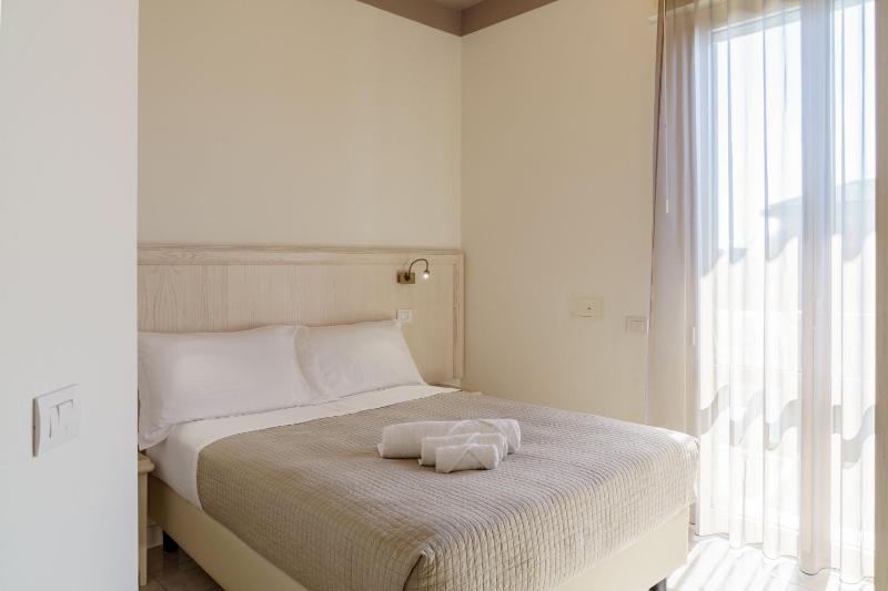 Standard Double Room image 1
