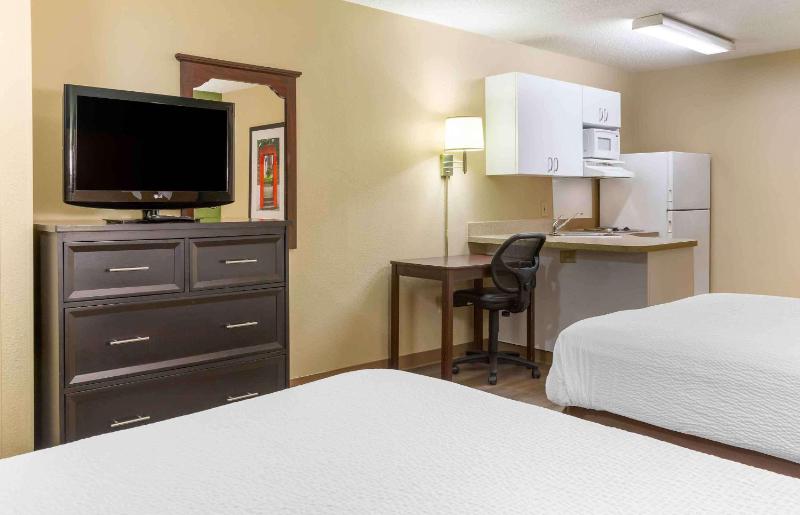 Studio with Two Double Beds - Non-Smoking image 4