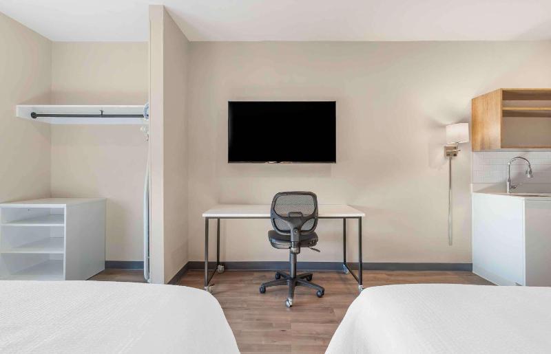 Ideal Studio 2 Queen Beds Nonsmkng image 4