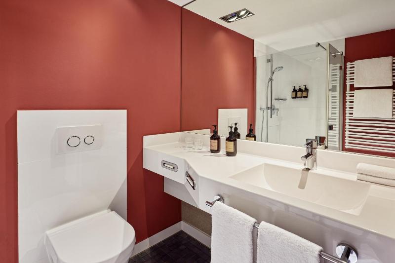 Comfort Business King Room image 2