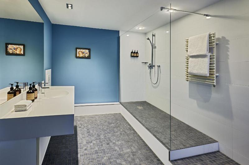 Executive King Room with City View image 2