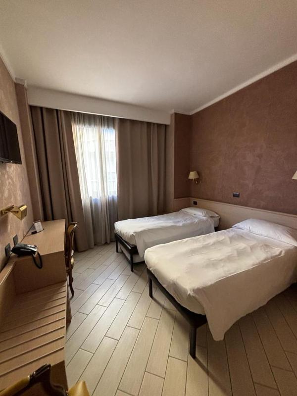 Standard Double or Twin Room image 2