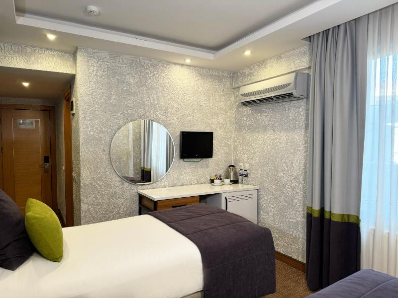 Budget Double Room or Twin Room image 1