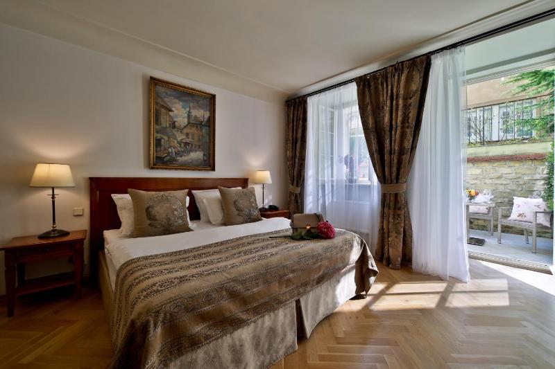 Deluxe Double Room with Terrace image 1