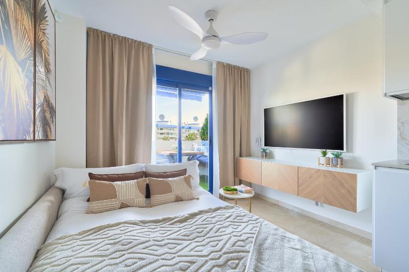 MSM Los Patos Tropicana - Seaside Retreat with Terrace Seaview & Smart Home - image 10