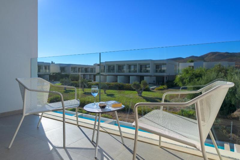 Junior Suite with Garden View image 1