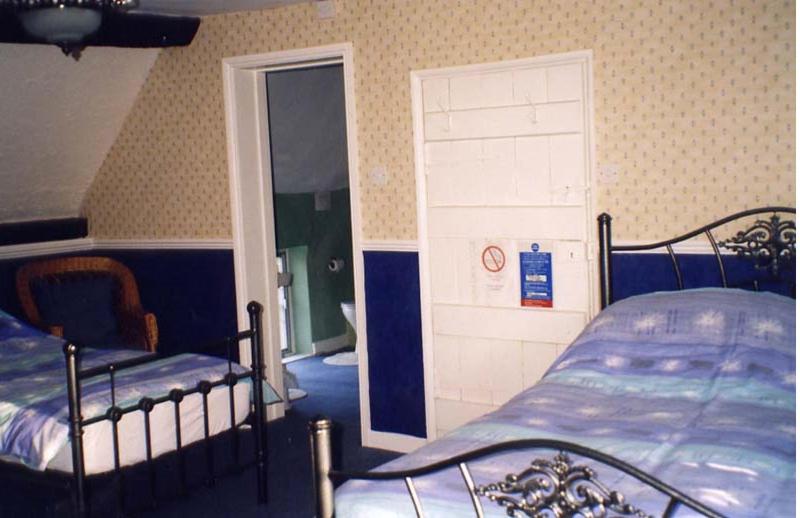 Family Room (2 Adults + 2 Children) image 3