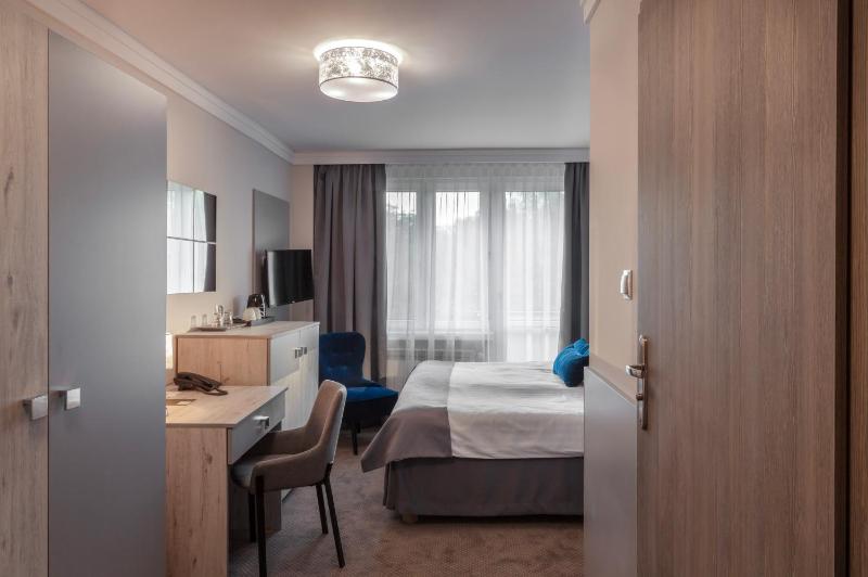 Deluxe Room image 2