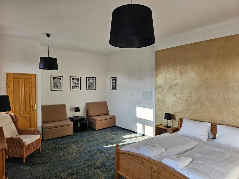 Quadruple Room image 4
