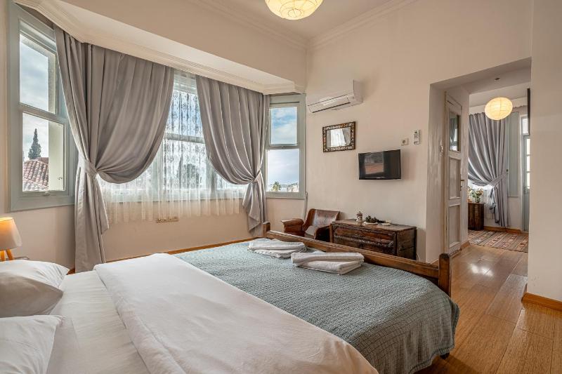 Suite with Sea View image 1