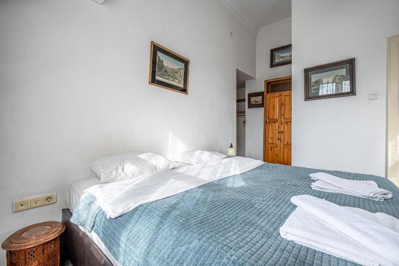 Standard Double or Twin Room image 1