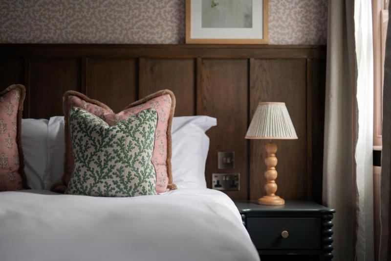 Single Room image 3