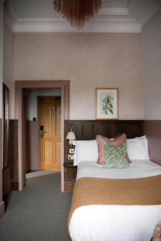 Single Room image 2